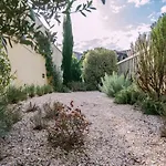 Classy Garden 아파트 *